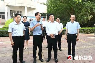 杜兰特：这场比赛裁判很难吹&要尊重他们 我就是专注于自身